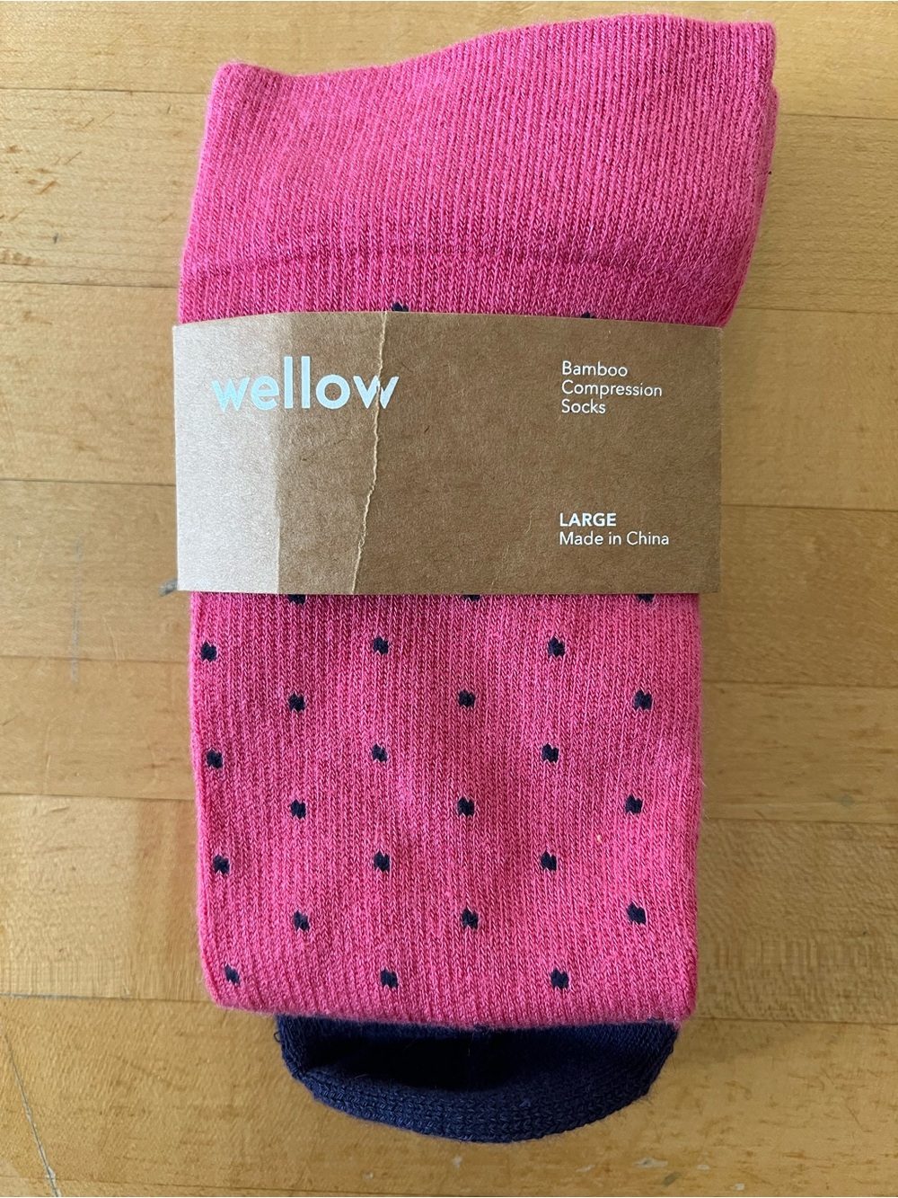 Wellow Men's Bamboo Casual Socks - Pink with Navy Dots